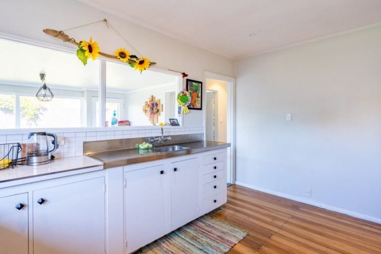 Photo of property in 1 Toru Road, Paraparaumu Beach, Paraparaumu, 5032