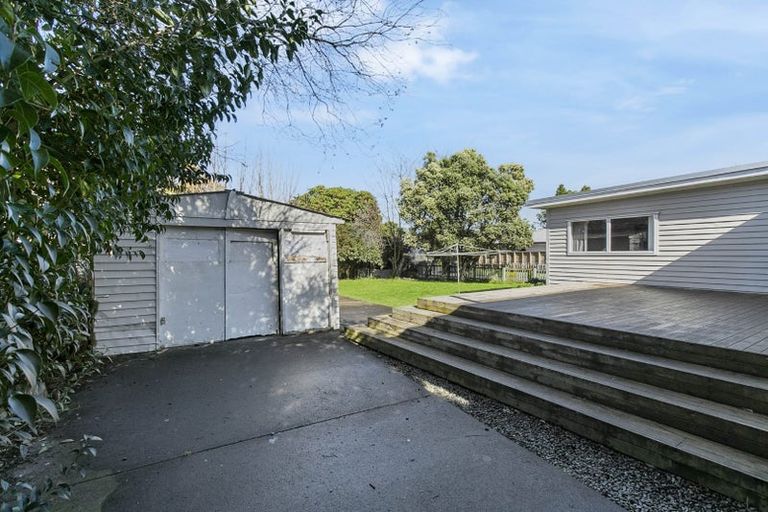 Photo of property in 40 Hereford Street, Te Atatu Peninsula, Auckland, 0610