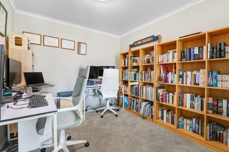 Photo of property in 4 Westminster Gardens, Unsworth Heights, Auckland, 0632