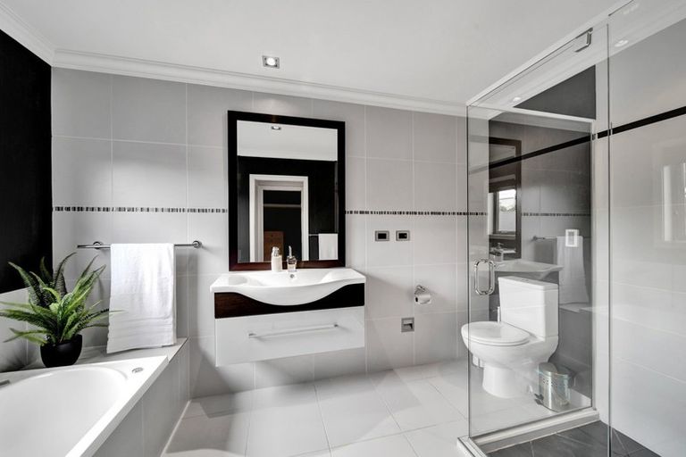 Photo of property in 905 Devon Road, Bell Block, New Plymouth, 4312