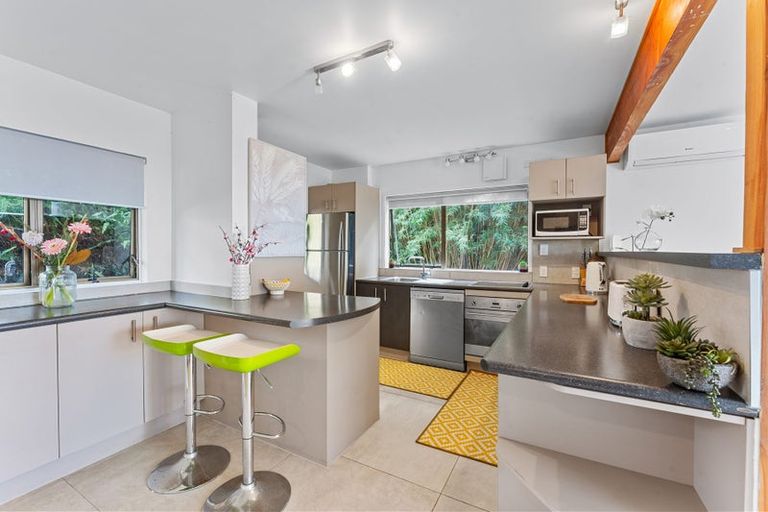 Photo of property in 1/813 East Coast Road, Northcross, Auckland, 0630