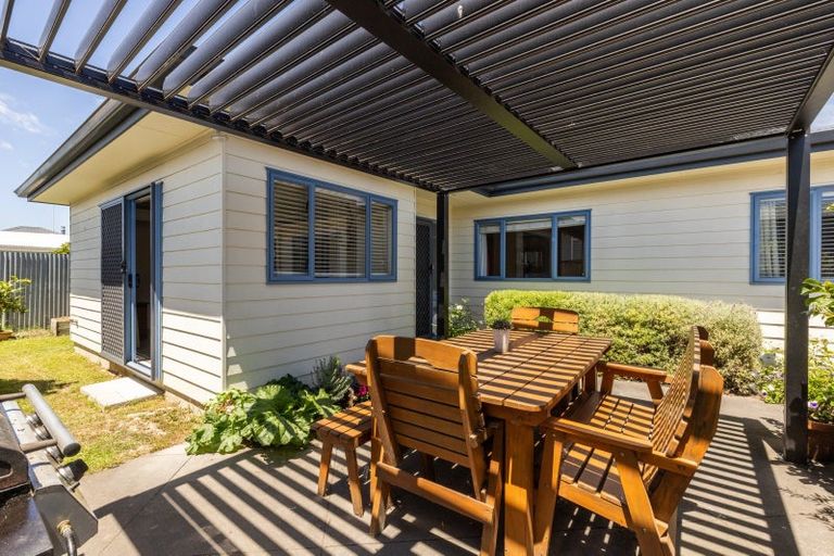 Photo of property in 1a Upham Street, Havelock North, 4130