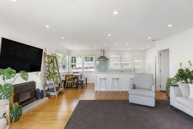 Photo of property in 45 Birkdale Road, Birkdale, Auckland, 0626