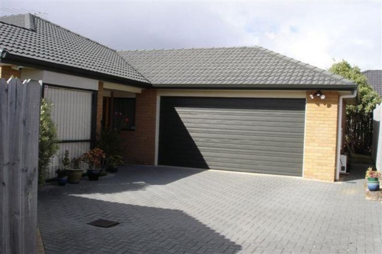 Photo of property in 19 Shankill Place, East Tamaki, Auckland, 2013