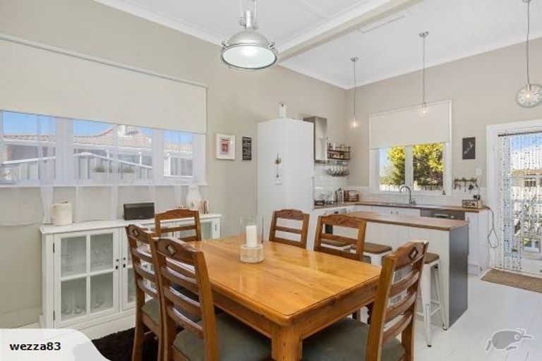 Photo of property in 84 Tomahawk Road, Andersons Bay, Dunedin, 9013