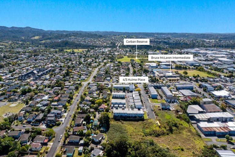 Photo of property in 4/3 Hulme Place, Henderson, Auckland, 0612