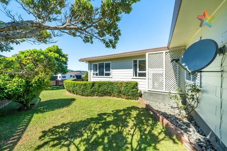 Photo of property in 11 Jasmine Grove, Maungaraki, Lower Hutt, 5010