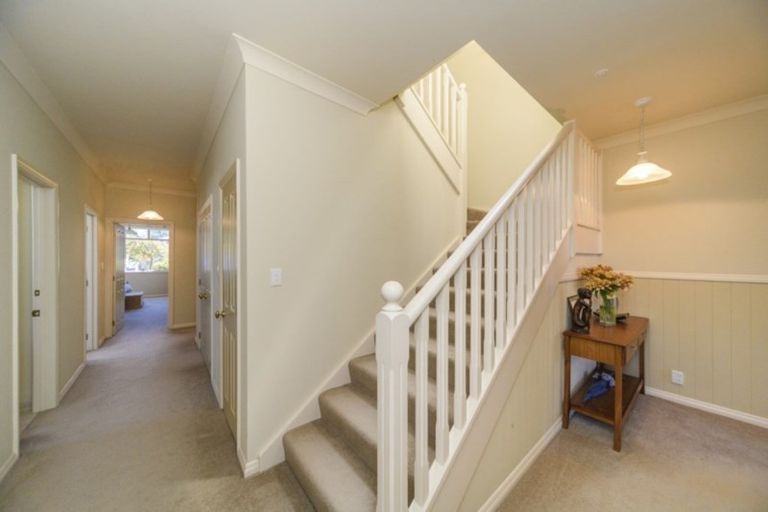 Photo of property in 8 Kowhai Avenue, Takaro, Palmerston North, 4410