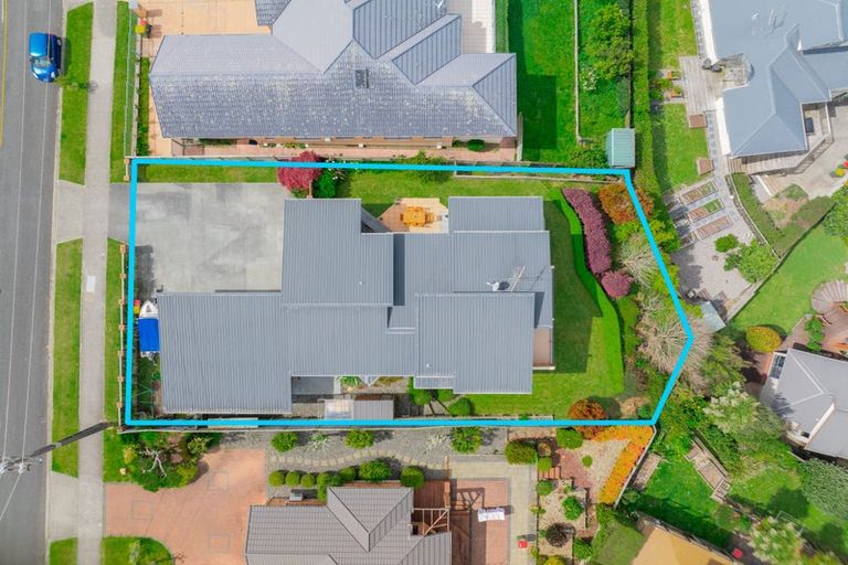 Photo of property in 76 Rototuna Road, Rototuna, Hamilton, 3210