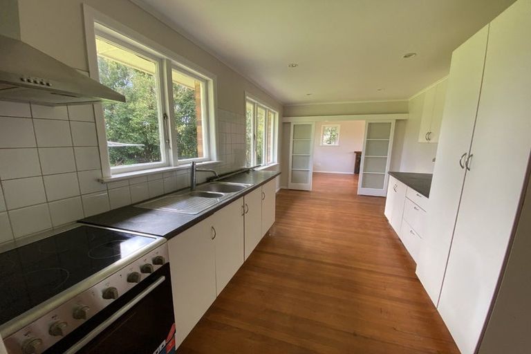 Photo of property in 24 Trojan Crescent, New Lynn, Auckland, 0600