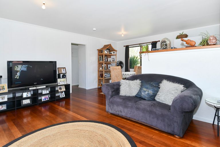 Photo of property in 17a Lyn Grove, Papamoa Beach, Papamoa, 3118