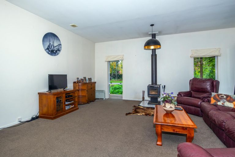 Photo of property in 74 School Road, Pleasant Valley, Geraldine, 7991