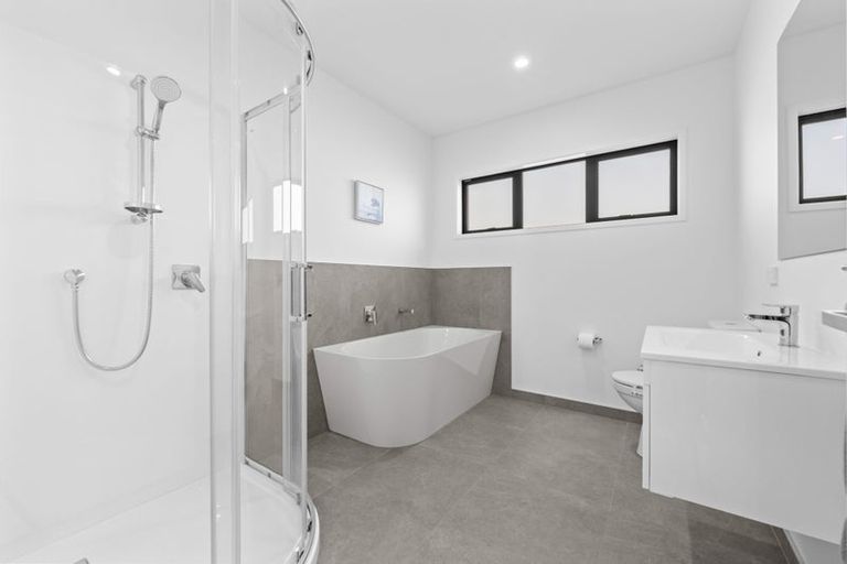 Photo of property in 12 Arahanga Road, Paparoa, 0571