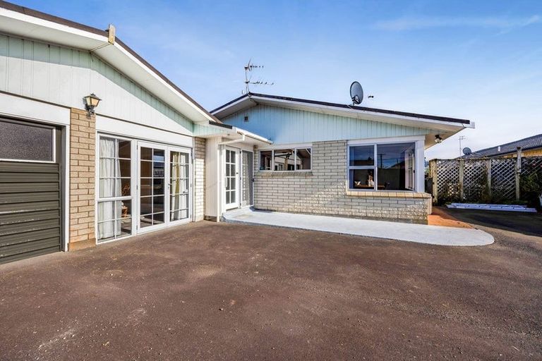 Photo of property in 3a Surrey Street, Hawera, 4610