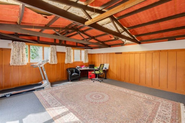 Photo of property in 77 Dunedin Street, Redwood, Christchurch, 8051