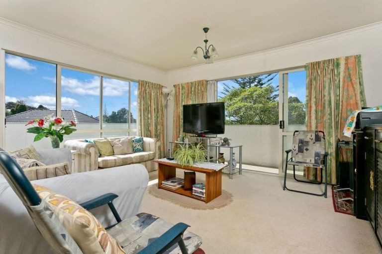Photo of property in 2/80 Bentley Avenue, Glenfield, Auckland, 0629