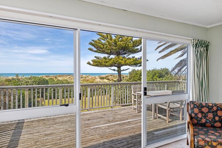 Photo of property in 15 Blue Pacific Parade, Riversdale Beach, Masterton, 5872