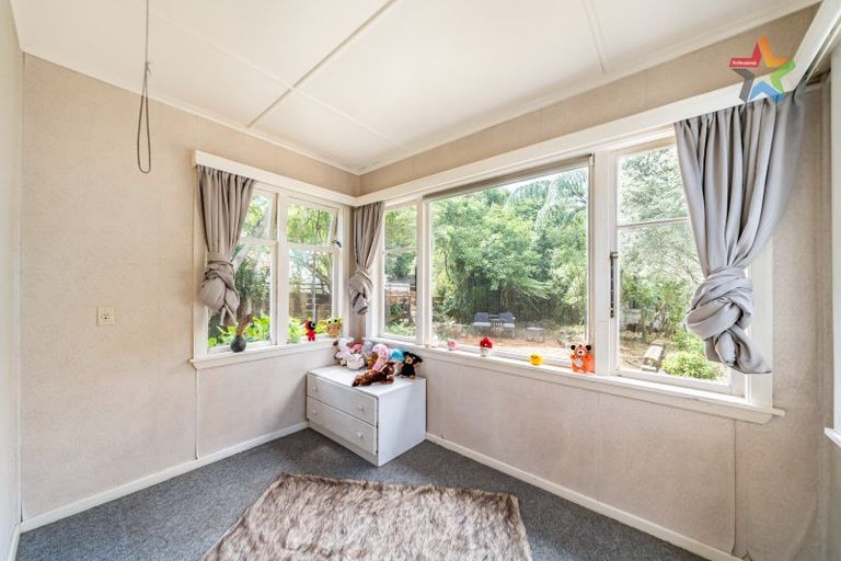 Photo of property in 5 Wood Street, Wainuiomata, Lower Hutt, 5014