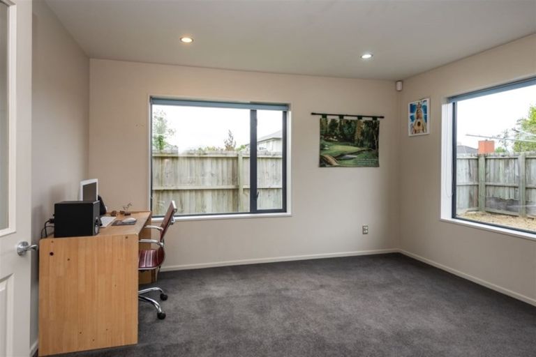 Photo of property in 8 Cunneen Place, Aidanfield, Christchurch, 8025