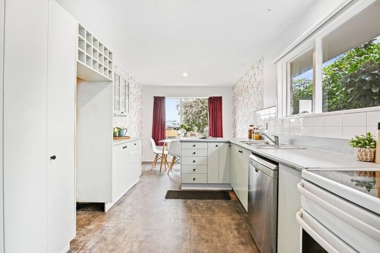 Photo of property in 92 Hay Street, Bromley, Christchurch, 8062