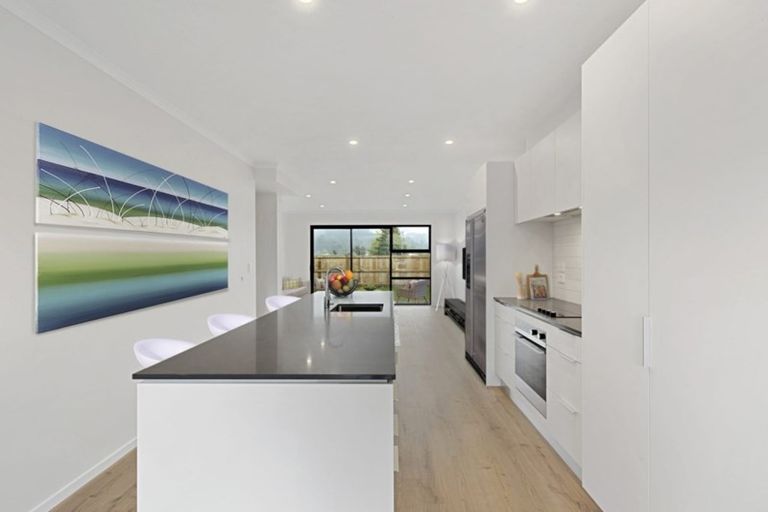 Photo of property in 20 Vincent Mcgrath Crescent, Swanson, Auckland, 0614