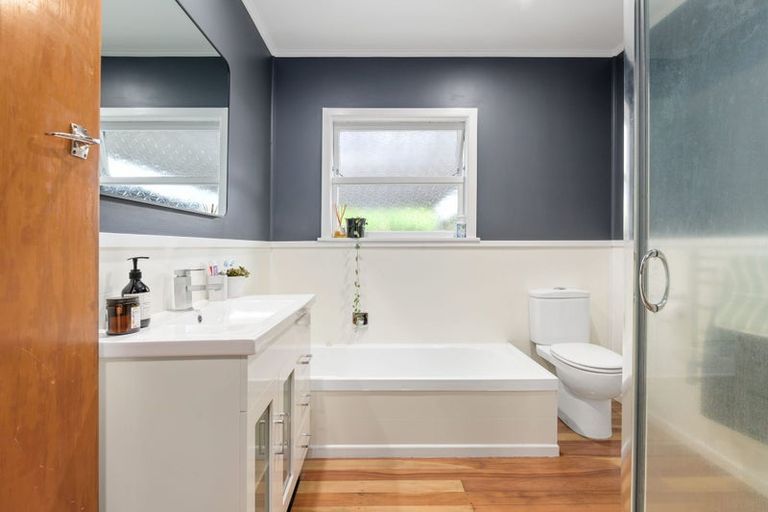 Photo of property in 1 Seifert Street, Forest Lake, Hamilton, 3200