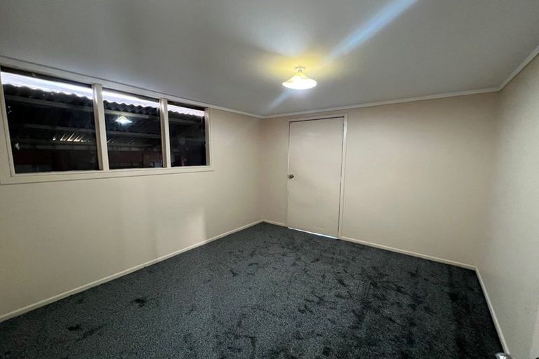 Photo of property in 476 Roscommon Road, Clendon Park, Auckland, 2103