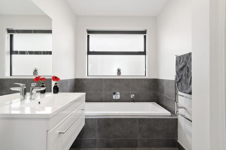 Photo of property in 8 Antrim Glade, Welcome Bay, Tauranga, 3175