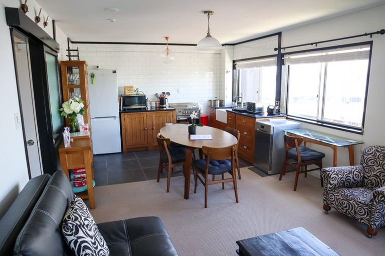 Photo of property in Mansfield Towers, 1 Grant Road, Thorndon, Wellington, 6011