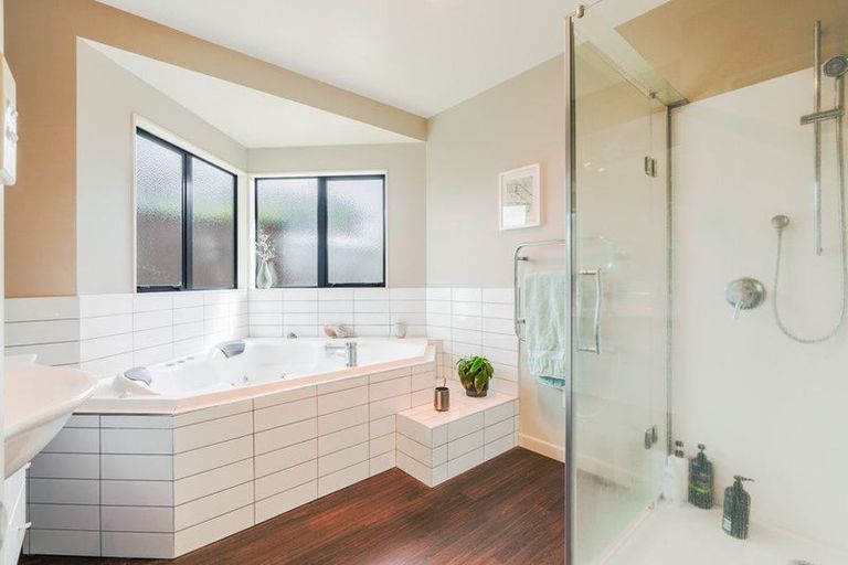 Photo of property in 76 Rototuna Road, Rototuna, Hamilton, 3210