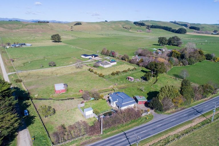 Photo of property in 81987 State Highway 2, Pahiatua, 4984