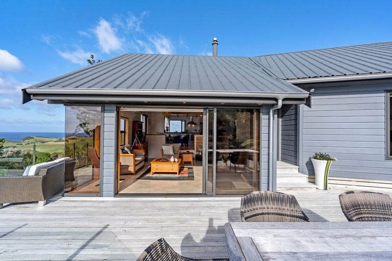 Photo of property in 347 Rockell Road, Whananaki, Hikurangi, 0181