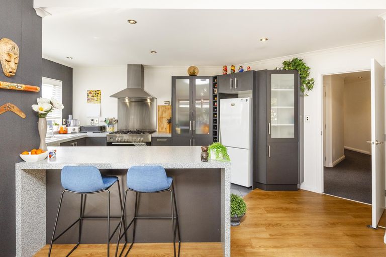 Photo of property in 4 Acacia Street, Kelvin Grove, Palmerston North, 4414