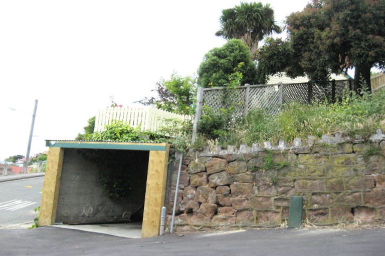 Photo of property in 13 Voelas Road, Lyttelton, 8082
