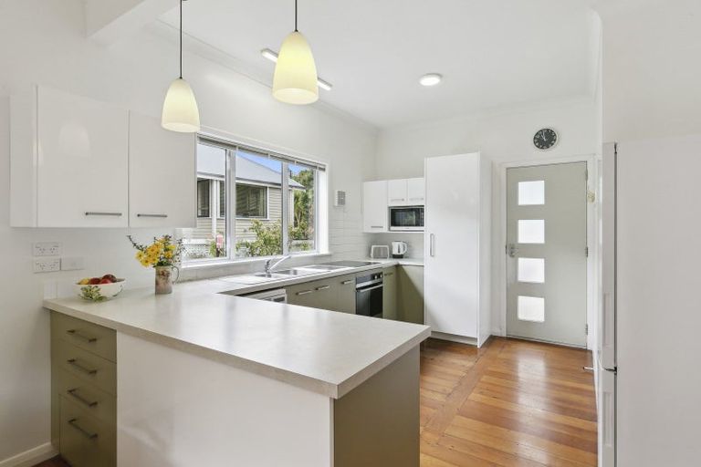 Photo of property in 64 Khandallah Road, Ngaio, Wellington, 6035