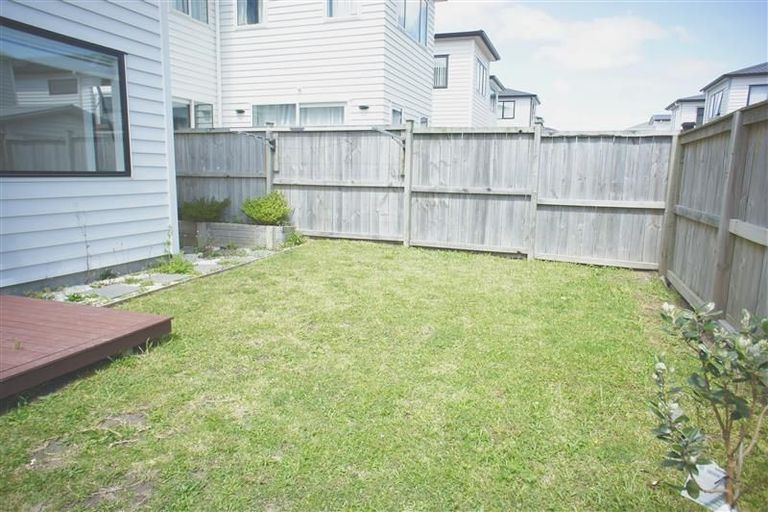Photo of property in 42 Toanui Road, Hobsonville, Auckland, 0616