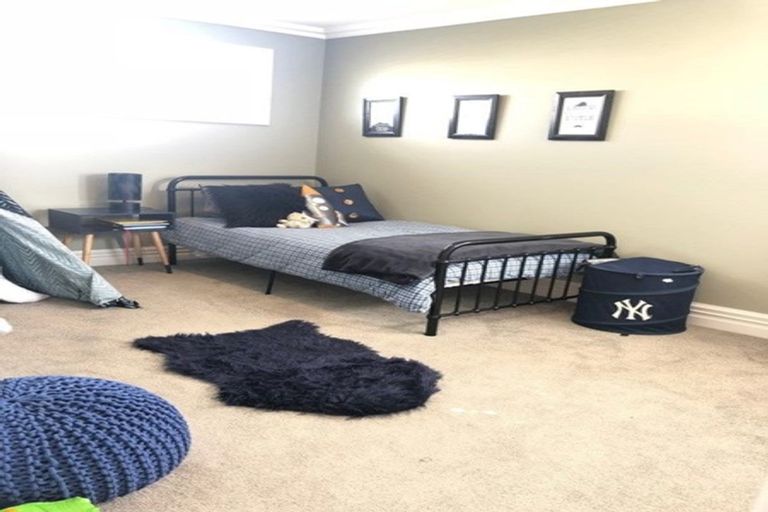 Photo of property in 19 Headland Drive, Long Bay, Auckland, 0630