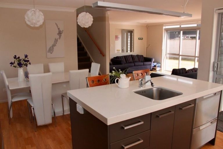 Photo of property in 12 Arawa Lane, Whitianga, 3510