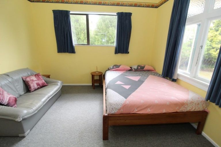 Photo of property in 90 Rhodes Street, Waimate, 7924