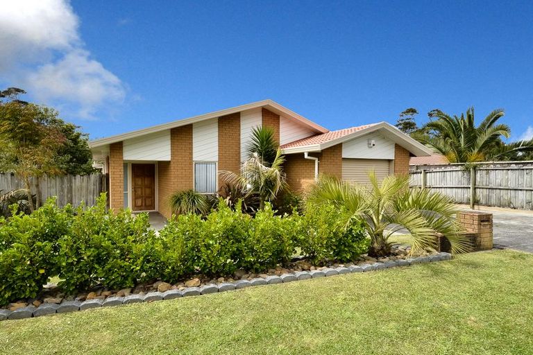 Photo of property in 13 Waimoko Glen, Swanson, Auckland, 0612