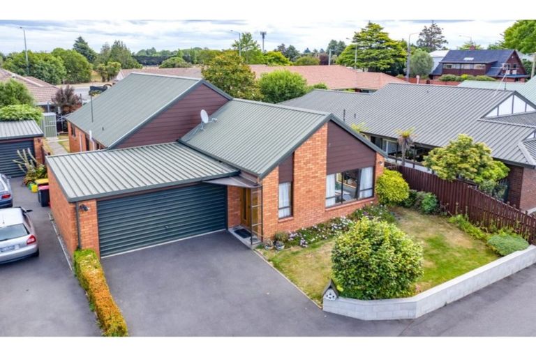 Photo of property in 9 Elsom Lane, Avonhead, Christchurch, 8042