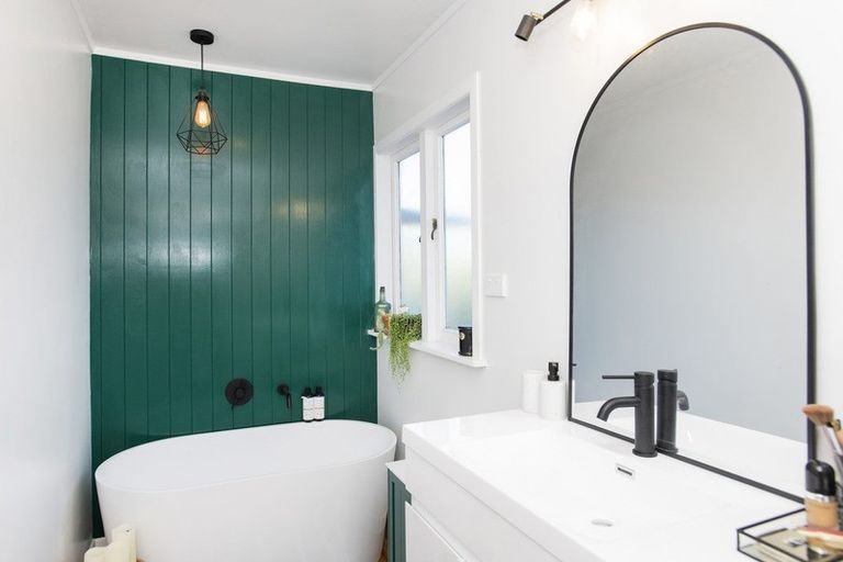 Photo of property in 35 Muir Street, Te Hapara, Gisborne, 4010