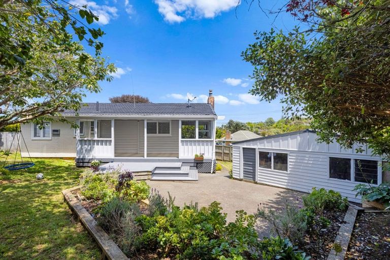 Photo of property in 3/29 Manuka Road, Bayview, Auckland, 0629