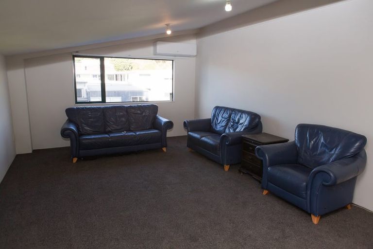 Photo of property in 240 Taranaki Street, Mount Cook, Wellington, 6011