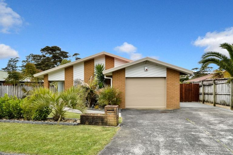 Photo of property in 13 Waimoko Glen, Swanson, Auckland, 0612