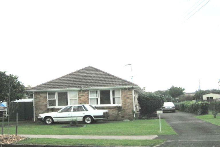 Photo of property in 2/32 Buckingham Crescent, Manukau, Auckland, 2025