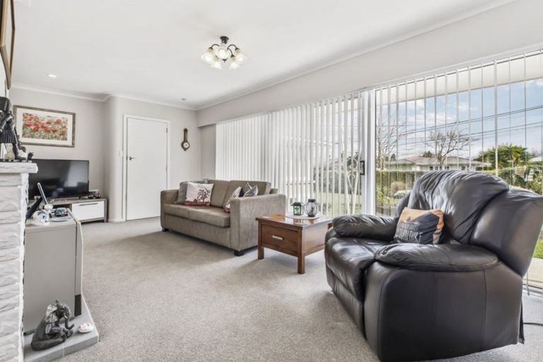 Photo of property in 15 Ashbury Avenue, Silverdale, Hamilton, 3216