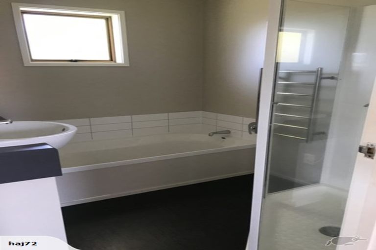 Photo of property in 18 Hicks Crescent, Waikanae Beach, Waikanae, 5036