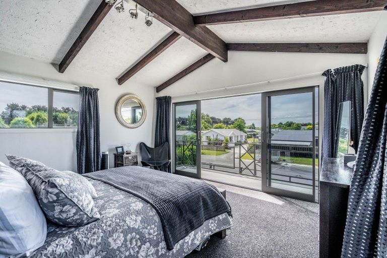 Photo of property in 82 Dalwharn Street, Wallacetown, 9816