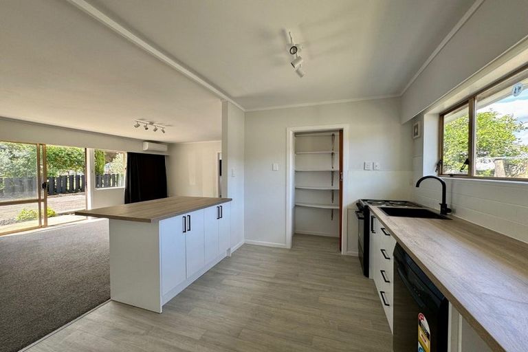 Photo of property in 1/13 Royal Arch Place, Rosehill, Papakura, 2113